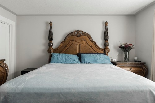 216 Comeau Crescent, Fort Mcmurray, AB - Indoor Photo Showing Bedroom