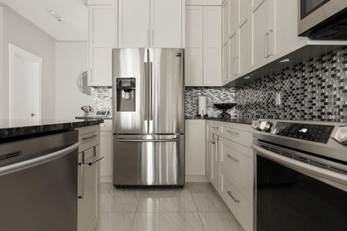 216 Comeau Crescent, Fort Mcmurray, AB - Indoor Photo Showing Kitchen With Upgraded Kitchen