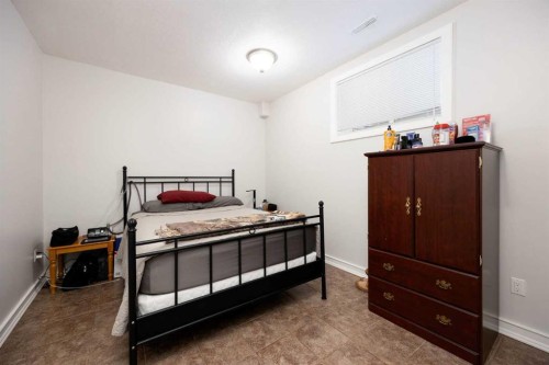 253 Starling Street, Fort Mcmurray, AB - Indoor Photo Showing Bedroom