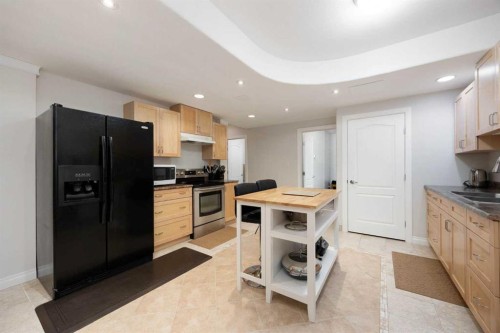 253 Starling Street, Fort Mcmurray, AB - Indoor Photo Showing Kitchen