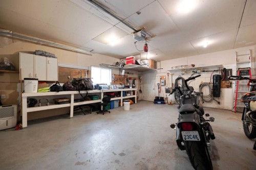 253 Starling Street, Fort Mcmurray, AB - Indoor Photo Showing Garage