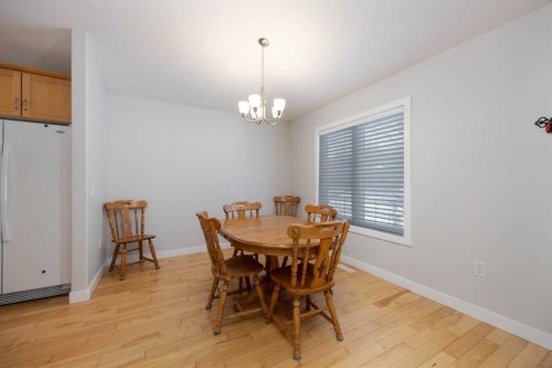 253 Starling Street, Fort Mcmurray, AB - Indoor Photo Showing Dining Room