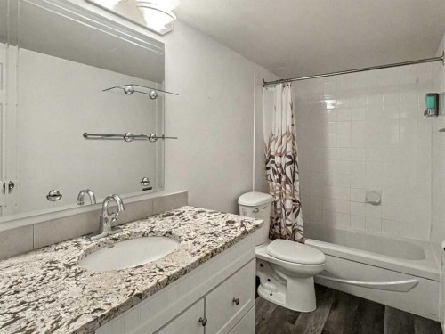 5-13 Clearwater Crescent, Fort Mcmurray, AB - Indoor Photo Showing Bathroom