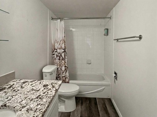 5-13 Clearwater Crescent, Fort Mcmurray, AB - Indoor Photo Showing Bathroom