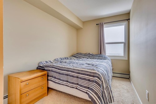 134-201 Abasand Drive, Fort Mcmurray, AB - Indoor Photo Showing Bedroom