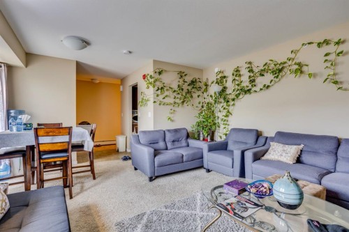 134-201 Abasand Drive, Fort Mcmurray, AB - Indoor Photo Showing Living Room