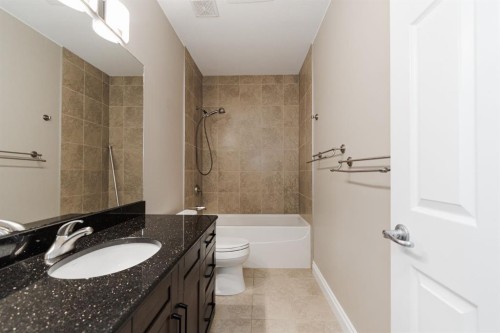 308 Sandpiper Road, Fort Mcmurray, AB - Indoor Photo Showing Bathroom