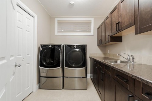 308 Sandpiper Road, Fort Mcmurray, AB - Indoor Photo Showing Laundry Room