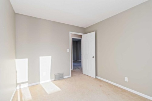 140 Brosseau Crescent, Fort Mcmurray, AB - Indoor Photo Showing Other Room