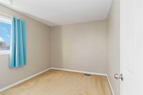 140 Brosseau Crescent, Fort Mcmurray, AB - Indoor Photo Showing Other Room