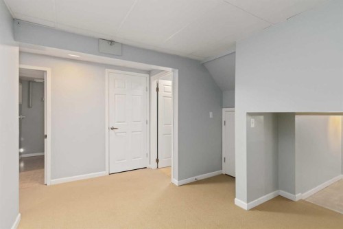 140 Brosseau Crescent, Fort Mcmurray, AB - Indoor Photo Showing Other Room