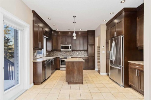 140 Brosseau Crescent, Fort Mcmurray, AB - Indoor Photo Showing Kitchen With Stainless Steel Kitchen With Upgraded Kitchen