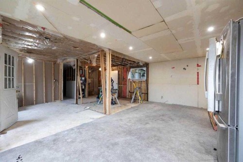 136 Greenbriar Bay, Fort Mcmurray, AB - Indoor