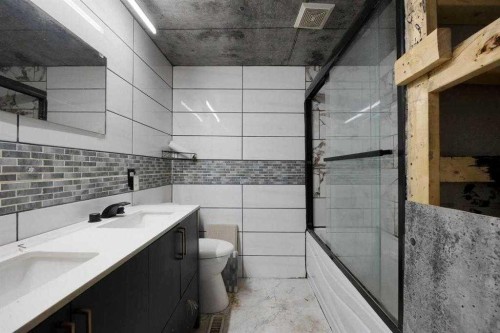 136 Greenbriar Bay, Fort Mcmurray, AB - Indoor Photo Showing Bathroom