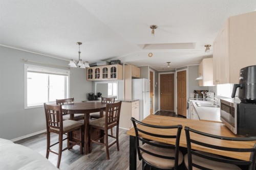 167 Grant Way, Fort Mcmurray, AB - Indoor Photo Showing Dining Room