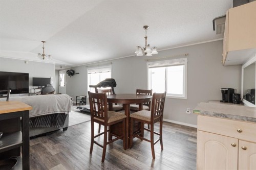 167 Grant Way, Fort Mcmurray, AB - Indoor Photo Showing Dining Room