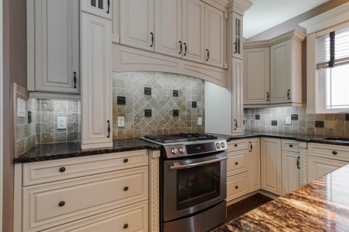472 Killdeer Way, Fort Mcmurray, AB - Indoor Photo Showing Kitchen