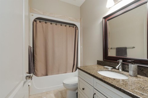 472 Killdeer Way, Fort Mcmurray, AB - Indoor Photo Showing Bathroom