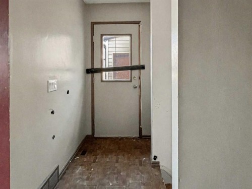 114 Bird Crescent, Fort Mcmurray, AB - Indoor Photo Showing Other Room