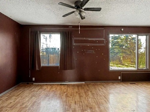 114 Bird Crescent, Fort Mcmurray, AB - Indoor Photo Showing Other Room