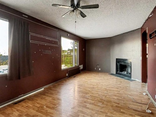 114 Bird Crescent, Fort Mcmurray, AB - Indoor Photo Showing Other Room
