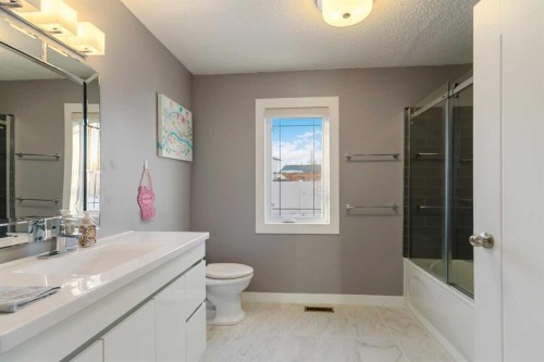 224 Torrie Crescent, Fort Mcmurray, AB - Indoor Photo Showing Bathroom