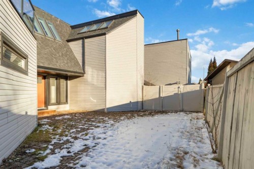 224 Torrie Crescent, Fort Mcmurray, AB - Outdoor With Exterior