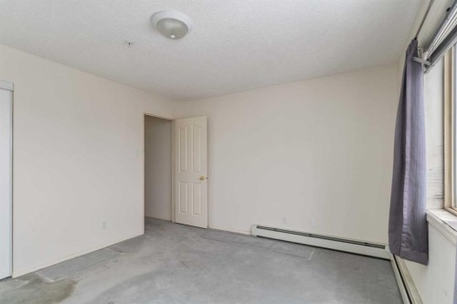 427-200 Richard Street, Fort Mcmurray, AB - Indoor Photo Showing Other Room