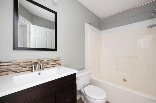 234 Laffont Way, Fort Mcmurray, AB - Indoor Photo Showing Bathroom