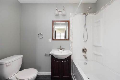 234 Laffont Way, Fort Mcmurray, AB - Indoor Photo Showing Bathroom