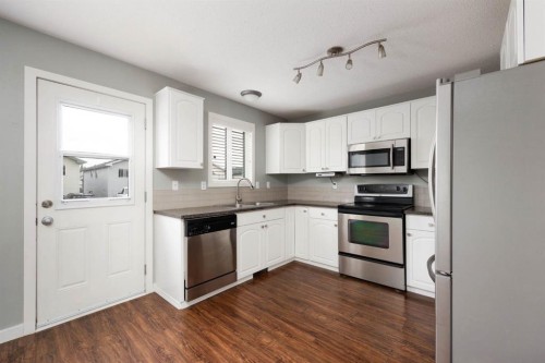 234 Laffont Way, Fort Mcmurray, AB - Indoor Photo Showing Kitchen With Stainless Steel Kitchen With Double Sink