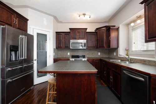 121 Gravelstone Way, Fort Mcmurray, AB - Indoor Photo Showing Kitchen With Double Sink
