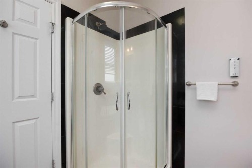 121 Gravelstone Way, Fort Mcmurray, AB - Indoor Photo Showing Bathroom