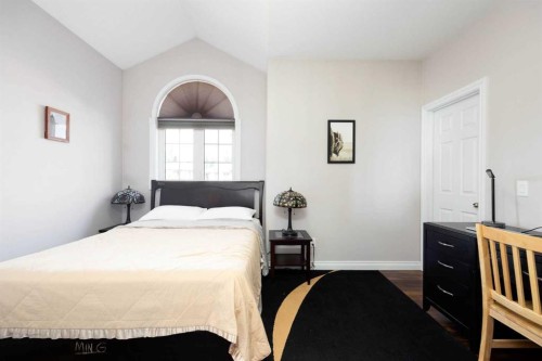 121 Gravelstone Way, Fort Mcmurray, AB - Indoor Photo Showing Bedroom