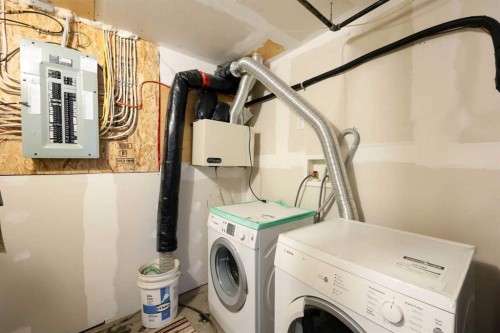 121 Gravelstone Way, Fort Mcmurray, AB - Indoor Photo Showing Laundry Room