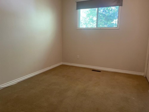 195 Eymundson Road, Fort Mcmurray, AB - Indoor Photo Showing Other Room