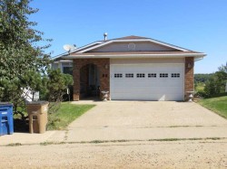 79 Lakeview Crescent  Lac La Biche, AB T0A 2C0