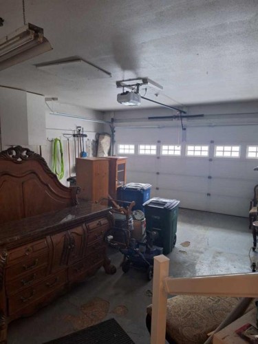 79 Lakeview Crescent, Lac La Biche, AB - Indoor Photo Showing Garage