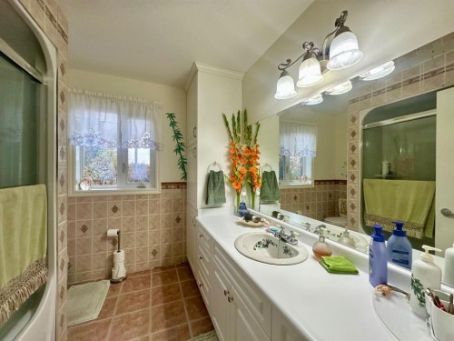 13164 Lakeland Drive, Lac La Biche, AB - Indoor Photo Showing Bathroom