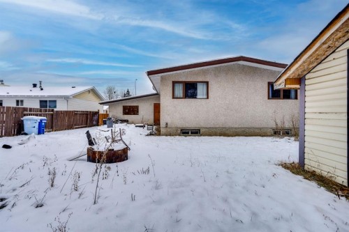 62 Birch Road, Fort Mcmurray, AB - Outdoor With Exterior