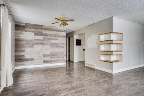 62 Birch Road, Fort Mcmurray, AB - Indoor Photo Showing Other Room