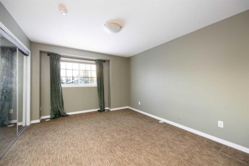 5107-200 Lougheed Drive, Fort Mcmurray, AB - Indoor Photo Showing Other Room