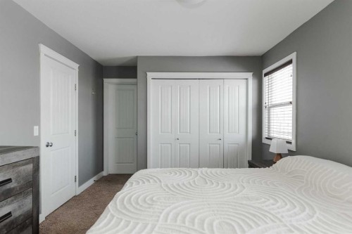 129 Honeysuckle Way, Fort Mcmurray, AB - Indoor Photo Showing Bedroom