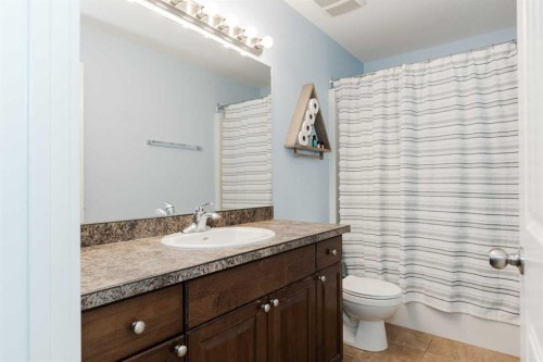 129 Honeysuckle Way, Fort Mcmurray, AB - Indoor Photo Showing Bathroom