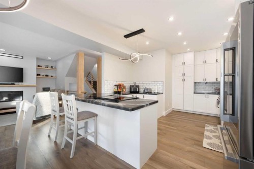 314 Pacific Crescent, Fort Mcmurray, AB - Indoor Photo Showing Kitchen With Upgraded Kitchen