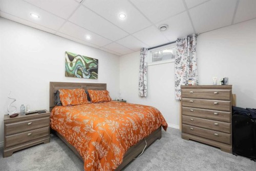 314 Pacific Crescent, Fort Mcmurray, AB - Indoor Photo Showing Bedroom