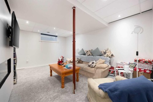 314 Pacific Crescent, Fort Mcmurray, AB - Indoor Photo Showing Other Room