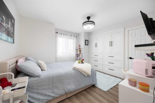 314 Pacific Crescent, Fort Mcmurray, AB - Indoor Photo Showing Bedroom