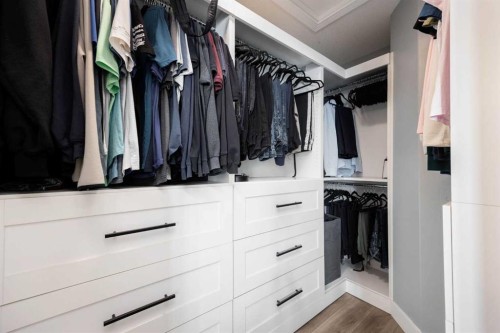 314 Pacific Crescent, Fort Mcmurray, AB - Indoor With Storage