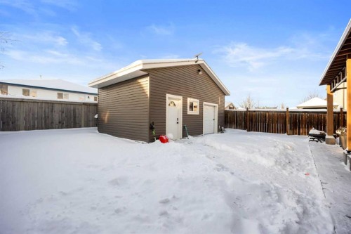314 Pacific Crescent, Fort Mcmurray, AB - Outdoor With Exterior